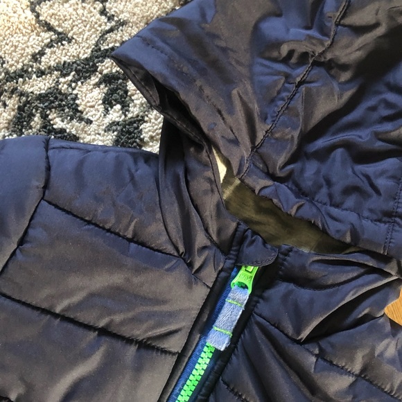 CARTERS puffer jacket 2T - Picture 5 of 6